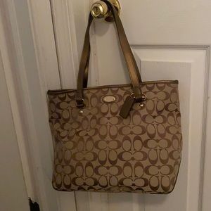 Coach Signature Tote